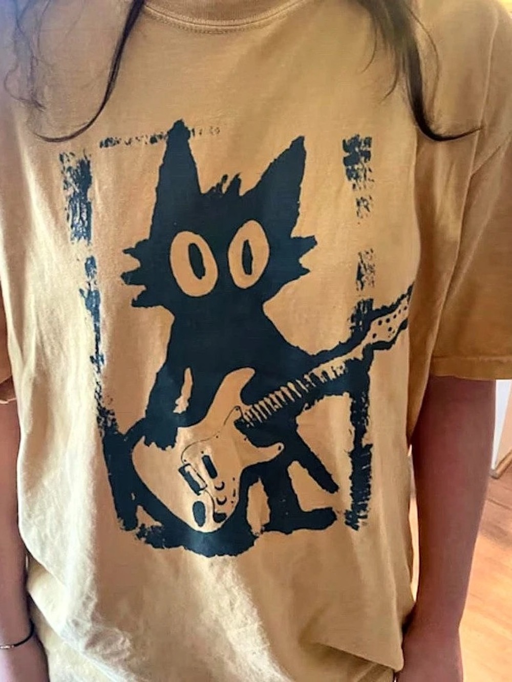 Cream Guitar Cat Graphic Short Sleeve Tee